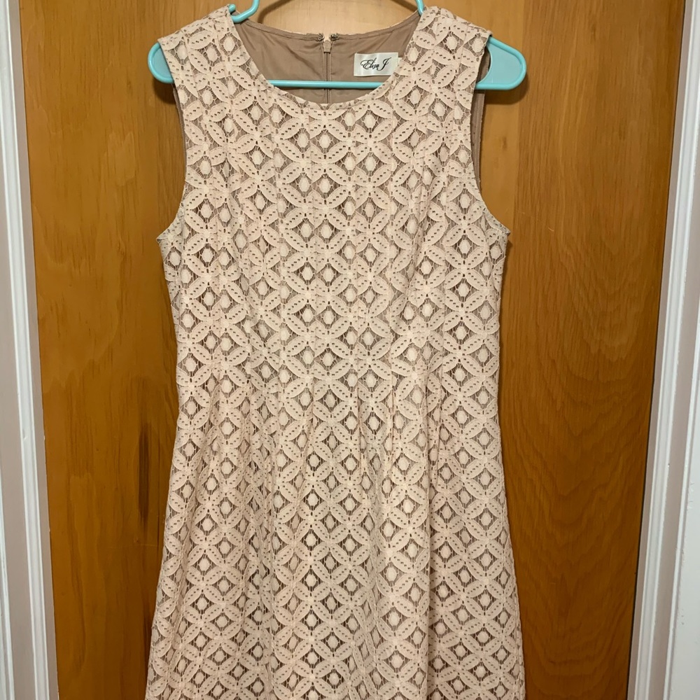 Light pink sleeveless dress